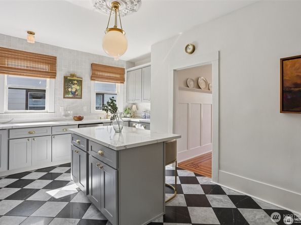 2233 2nd Avenue W, Seattle WA 98119