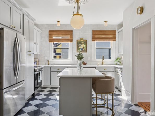 2233 2nd Avenue W, Seattle WA 98119