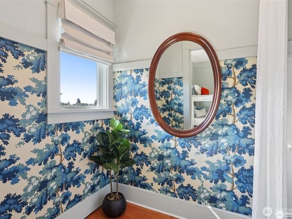2233 2nd Avenue W, Seattle WA 98119