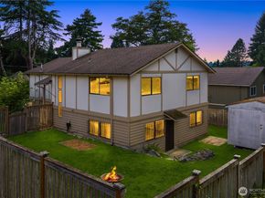 11503 Bartlett Avenue NE, Seattle WA 98125