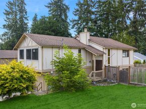 11503 Bartlett Avenue NE, Seattle WA 98125