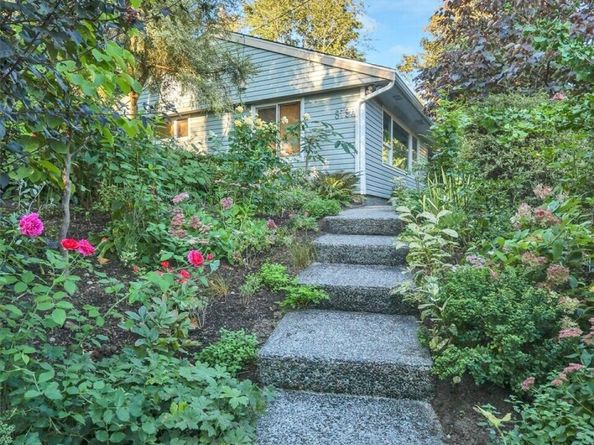 8725 10th Avenue S, Seattle WA 98108