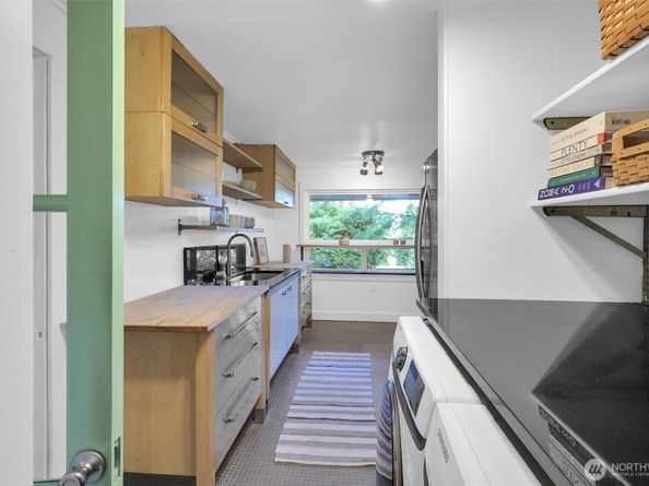 8725 10th Avenue S, Seattle WA 98108