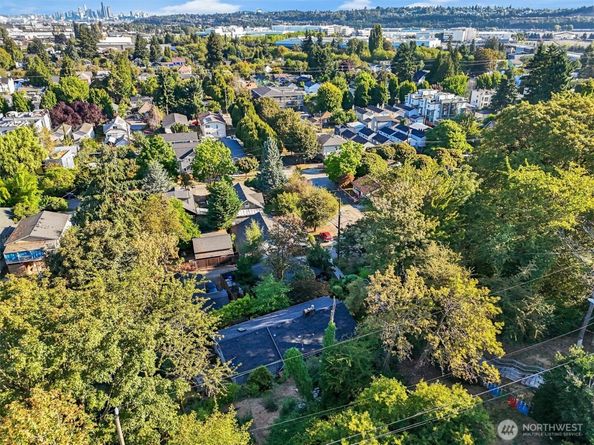 8725 10th Avenue S, Seattle WA 98108