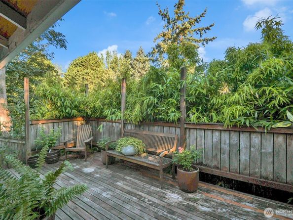 8725 10th Avenue S, Seattle WA 98108
