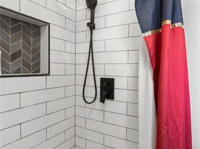 25916 18th Avenue S, Des Moines WA 98198