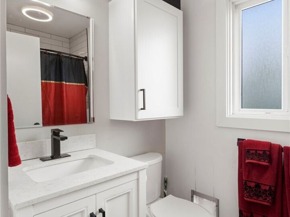 25916 18th Avenue S, Des Moines WA 98198