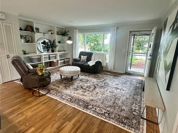 25916 18th Avenue S, Des Moines WA 98198