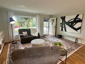 25916 18th Avenue S, Des Moines WA 98198