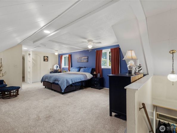 25916 18th Avenue S, Des Moines WA 98198