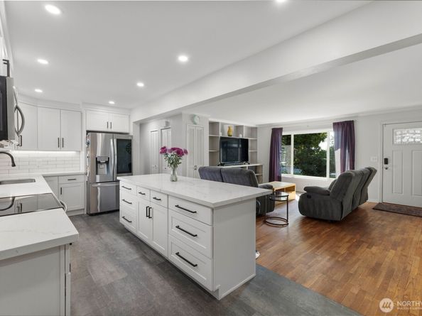 25916 18th Avenue S, Des Moines WA 98198