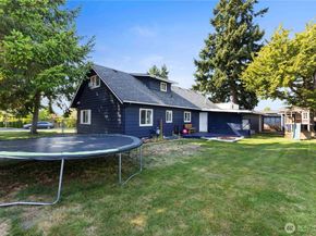25916 18th Avenue S, Des Moines WA 98198