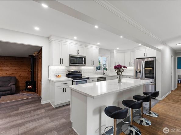 25916 18th Avenue S, Des Moines WA 98198