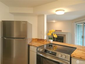 16419 Spruce Way A2, Lynnwood WA 98037