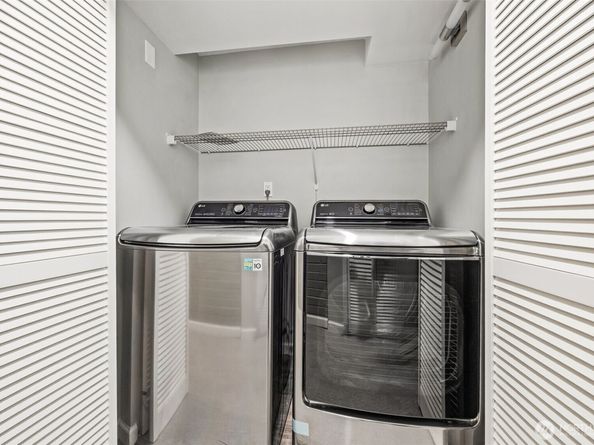 12516 SE 4th Place, Bellevue WA 98005