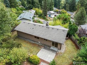 12516 SE 4th Place, Bellevue WA 98005