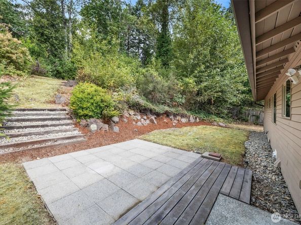 12516 SE 4th Place, Bellevue WA 98005