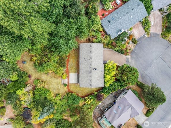 12516 SE 4th Place, Bellevue WA 98005
