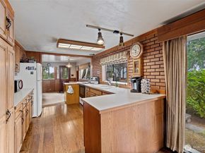 16023 35th Avenue NE, Lake Forest Park WA 98155