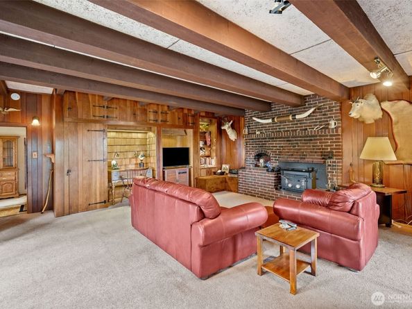 16023 35th Avenue NE, Lake Forest Park WA 98155