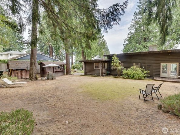 16023 35th Avenue NE, Lake Forest Park WA 98155