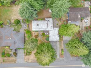 16023 35th Avenue NE, Lake Forest Park WA 98155