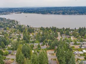16023 35th Avenue NE, Lake Forest Park WA 98155