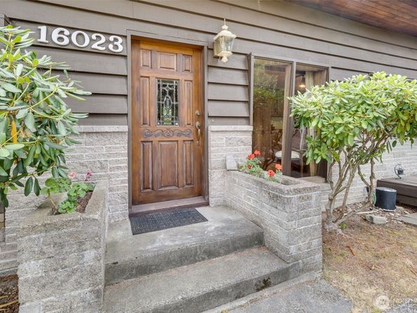 16023 35th Avenue NE, Lake Forest Park WA 98155