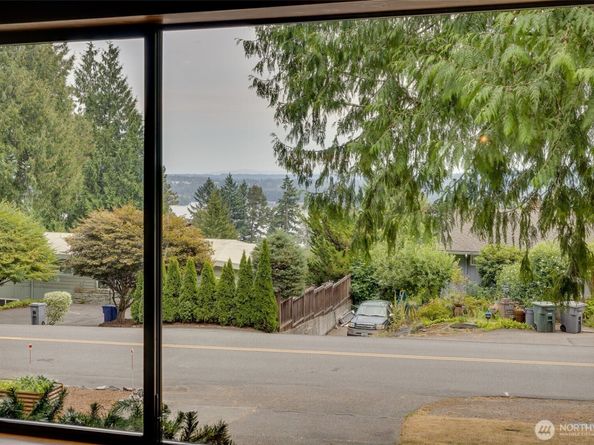 16023 35th Avenue NE, Lake Forest Park WA 98155