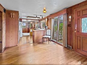 16023 35th Avenue NE, Lake Forest Park WA 98155