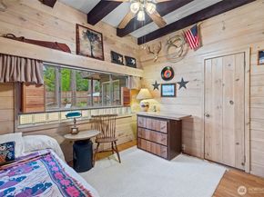 16023 35th Avenue NE, Lake Forest Park WA 98155