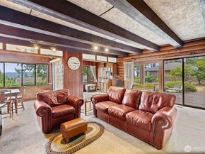 16023 35th Avenue NE, Lake Forest Park WA 98155
