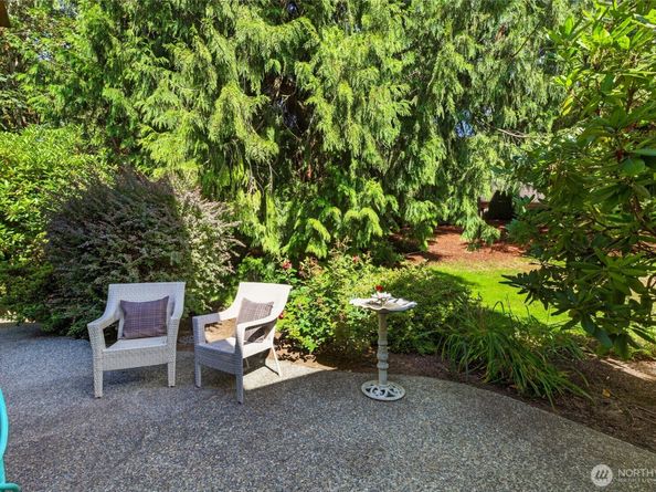 6701 214th Avenue NE, Redmond WA 98053