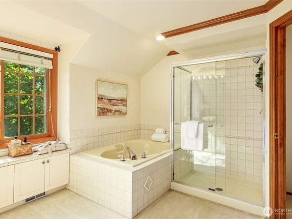 6701 214th Avenue NE, Redmond WA 98053