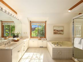 6701 214th Avenue NE, Redmond WA 98053