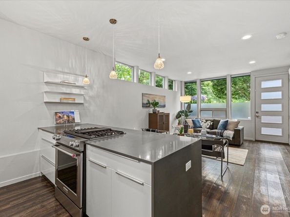 4300 SW Mills Street, Seattle WA 98136