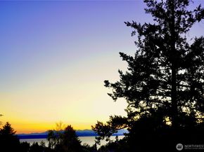4300 SW Mills Street, Seattle WA 98136