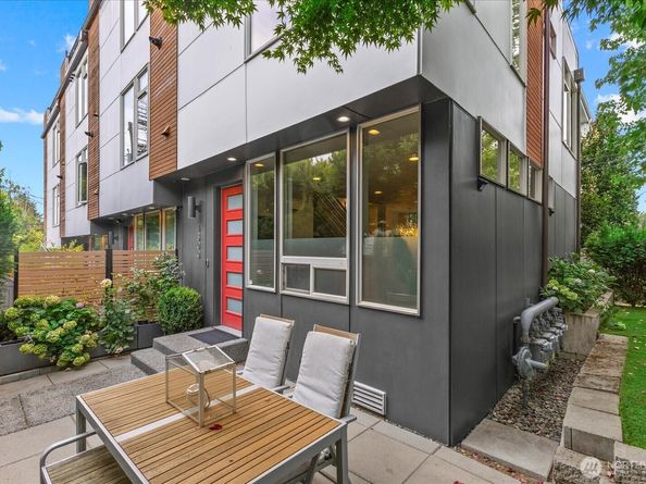 4300 SW Mills Street, Seattle WA 98136
