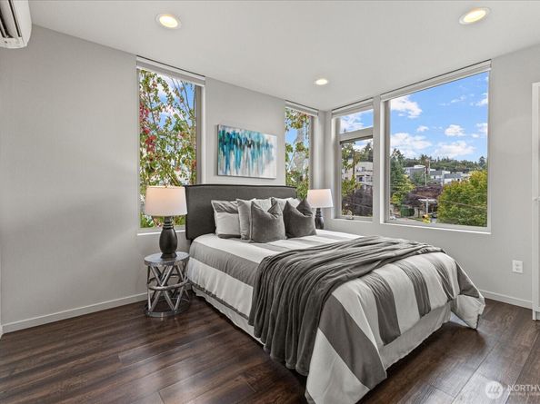 4300 SW Mills Street, Seattle WA 98136
