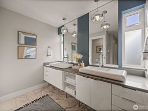 332 10th Avenue S, Kirkland WA 98033