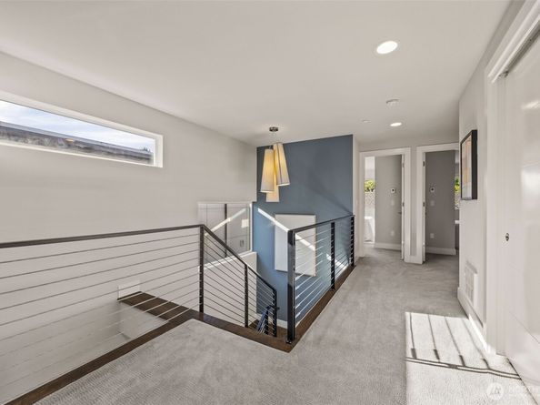 332 10th Avenue S, Kirkland WA 98033
