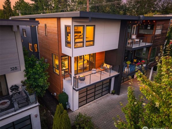 332 10th Avenue S, Kirkland WA 98033