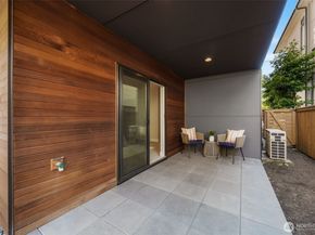 332 10th Avenue S, Kirkland WA 98033