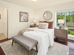 3208 81st Place SE D102, Mercer Island WA 98040
