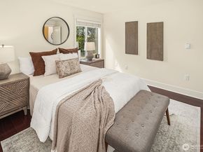 3208 81st Place SE D102, Mercer Island WA 98040