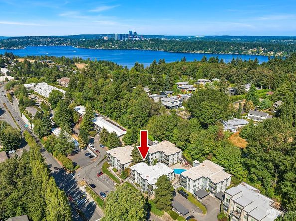 3208 81st Place SE D102, Mercer Island WA 98040