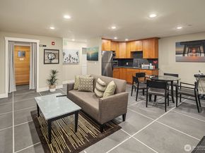 3208 81st Place SE D102, Mercer Island WA 98040
