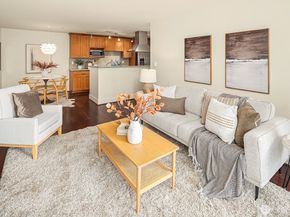 3208 81st Place SE D102, Mercer Island WA 98040