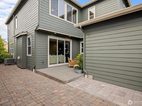 1576 14th Place NE, Issaquah WA 98029