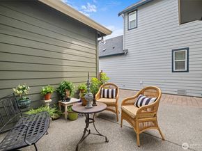 1576 14th Place NE, Issaquah WA 98029